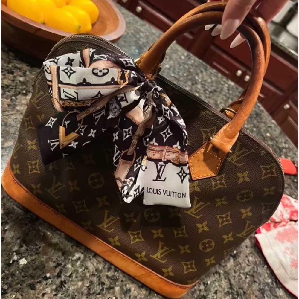 100% Authentic Louis Vuitton Alma handbag